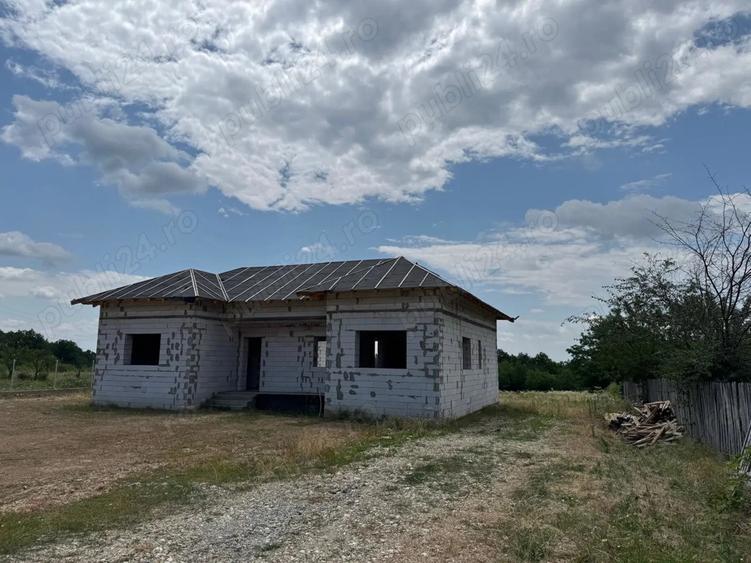 Casa 130 mp plus teren 4174mp in Slatioarele, zona cu padure la doar 15 km de Pitesti - 4