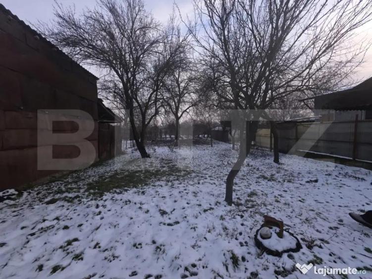 Casa de vanzare, 667 mp, zona Razvad - 8