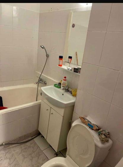 Inchiriez Garsoniera Favorit, Drumul taberei - 3