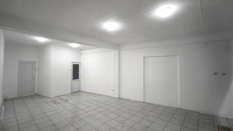 Spațiu comercial, de 45 mp, în E3