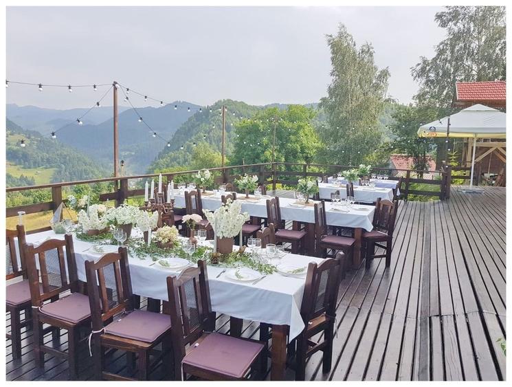 Casă individuală cu 20 camere cu Canalizare în Bran