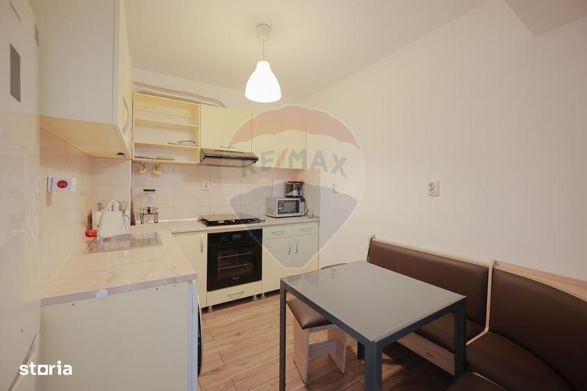 Apartament cu 3 camere, mobilat în Central