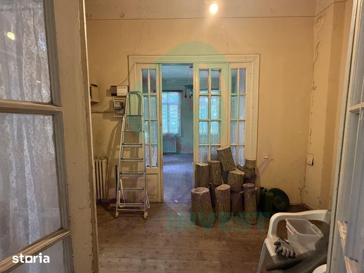 Casă cu 5 camere cu Teren 198 Mp în Decebal