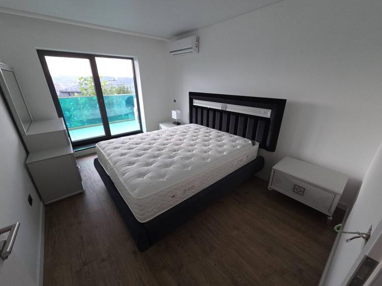 Apartament cu 4 camere semidecomandat în Zorilor