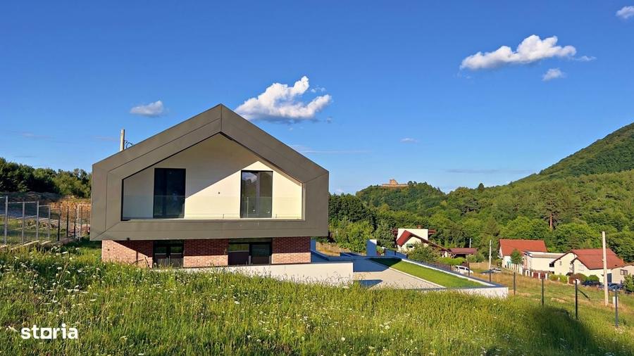 Casă cu 4 camere în Cisnădioara