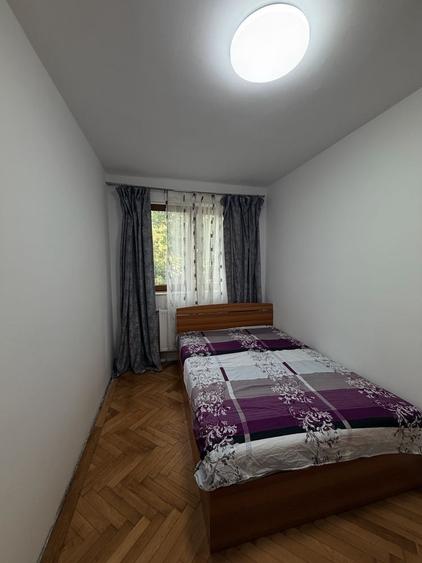 Apartament cu 3 camere decomandat în Exterior Vest