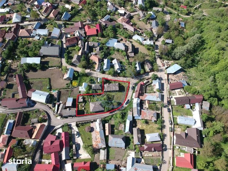 Casă cu 4 camere cu Teren 1000 Mp în Păulești