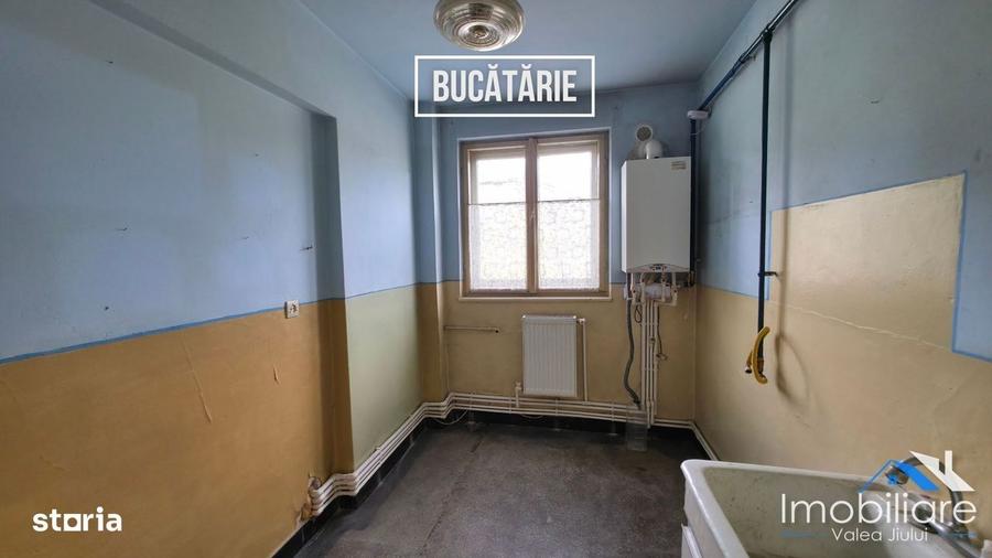 Apartament 3 camere, Lupeni, str. Gheorghe Sincai - 6