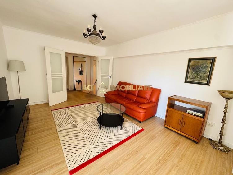 Apartament cu 3 camere decomandat, mobilat în Calea Călărașilor