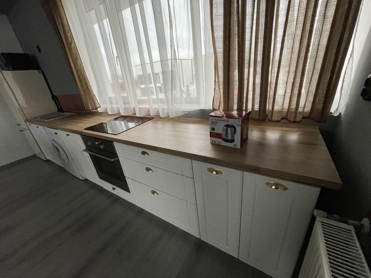 Apartament cu 3 camere decomandat în Cârcea