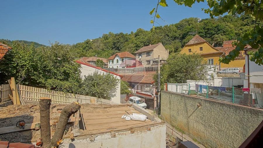 Casă cu 3 camere cu Teren 104 Mp în Schei