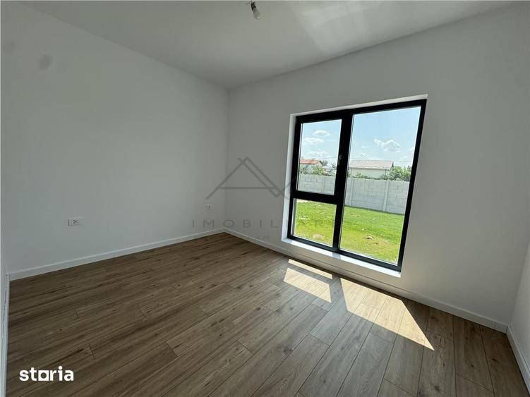 Casă cu 4 camere cu Teren 425 Mp în Olteni