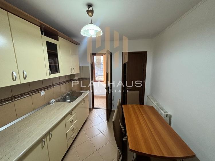 Apartament cu 3 camere decomandat în Săsar