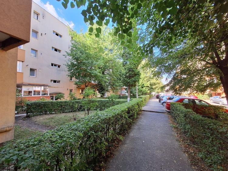 Apartament cu 2 camere decomandat în Zorilor