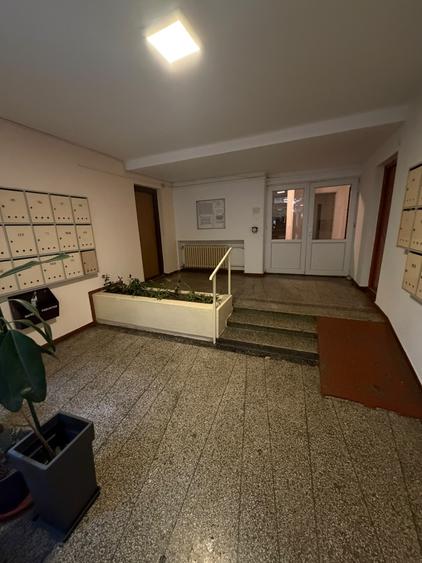 Apartament cu 2 camere decomandat în Bucur Obor