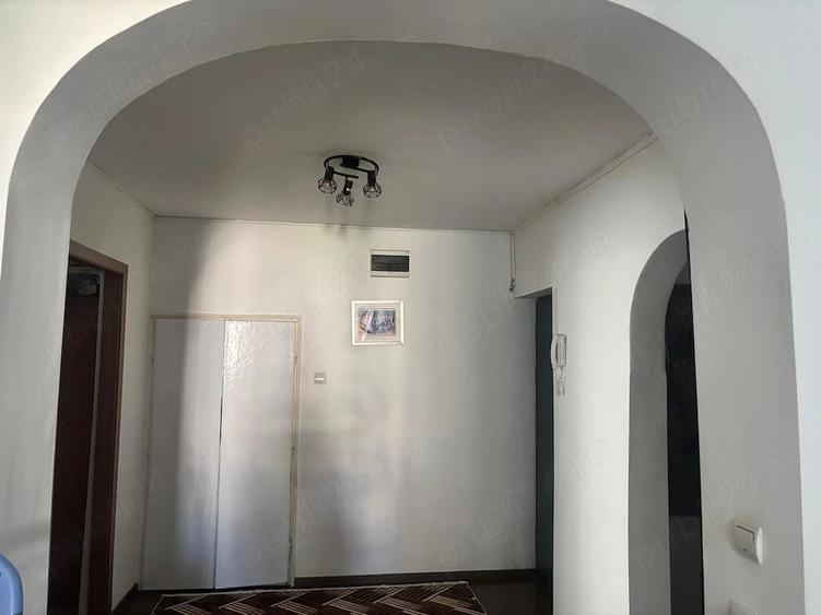 Apartament cu 4 camere decomandat în Dristor