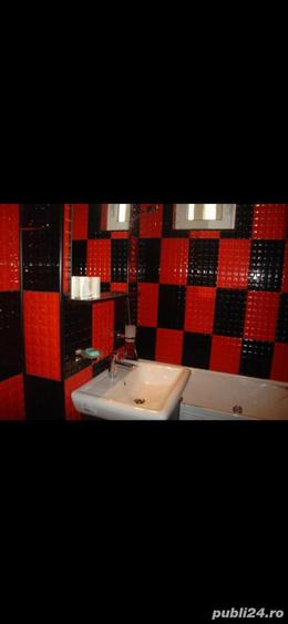 Apartament cu 3 camere semidecomandat în Obor