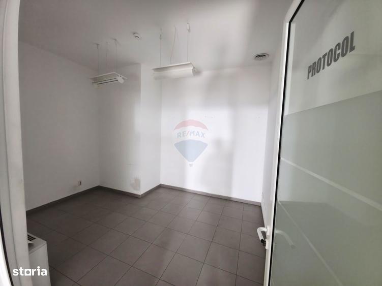 Spa?iu comercial de 828 mp de vanzare in zona 1 Mai - 9