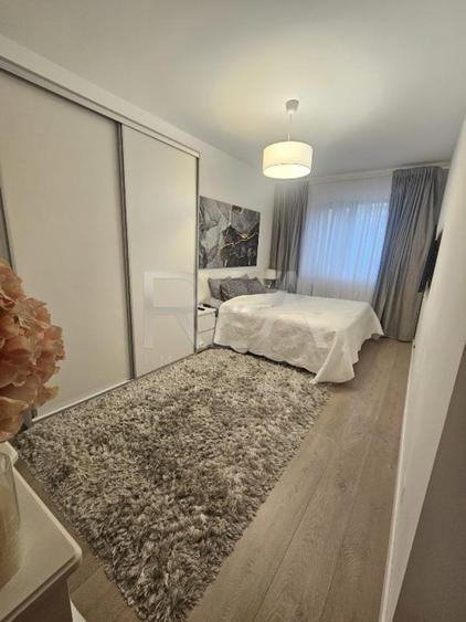 Apartament cu 3 camere semidecomandat, mobilat în Sisești