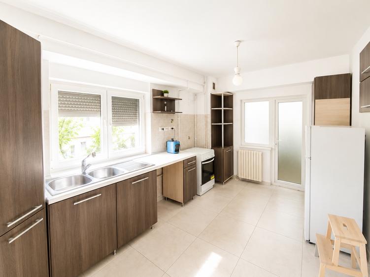 Apartament 4 camere | Piața Victoriei – Buzești | Garaj 15 mp | 1.500 EUR - 3