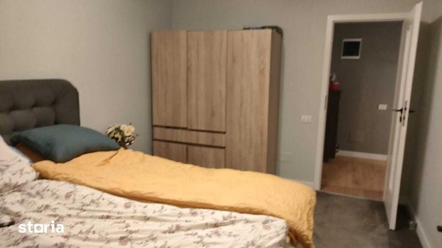 Casă cu 4 camere cu Teren 100 Mp în 1 Decembrie