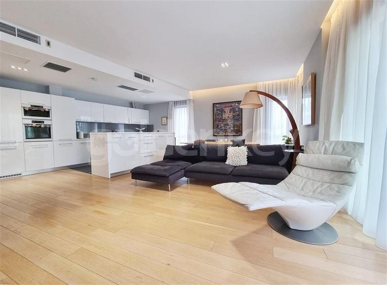 Apartament cu 4 camere decomandat, mobilat în Aviației