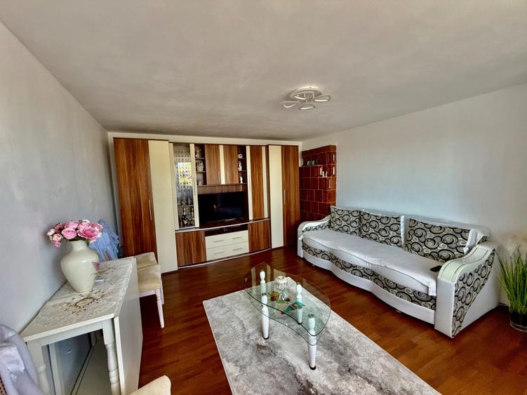 Casă cu 3 camere decomandat cu Teren 400 Mp în Galata