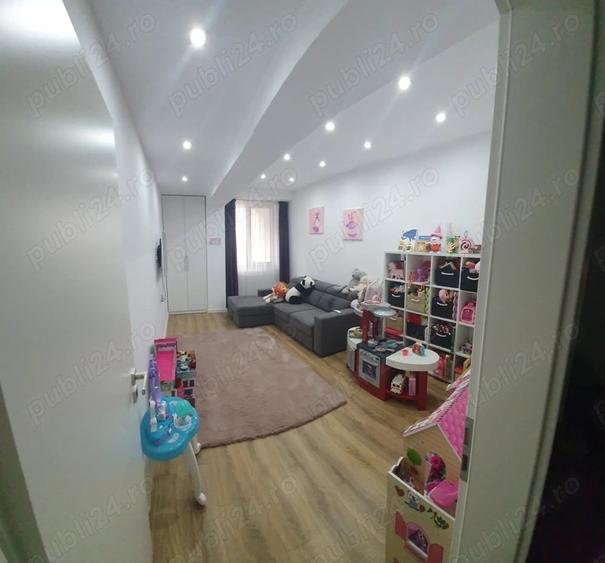 Apartament cu 3 camere decomandat în Vest