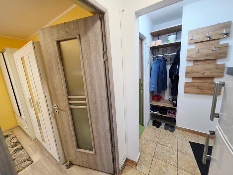 Garsonieră decomandată în Malu Roșu