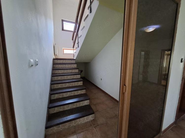 Casă cu 2 camere cu Teren 2400 Mp în Dragomirești