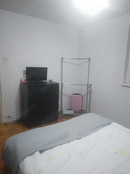 Particular,apartament fara risc seismic,spatios,geam la baie,mobilat,spatii depozitare,metrou 10 min - 5