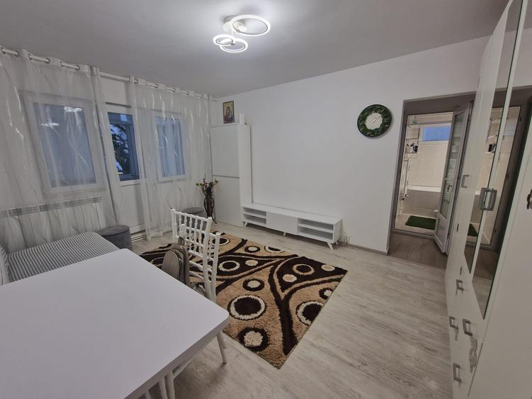 Apartament cu 3 camere, etaj 1/4, zona Mircea cel Batran - 6