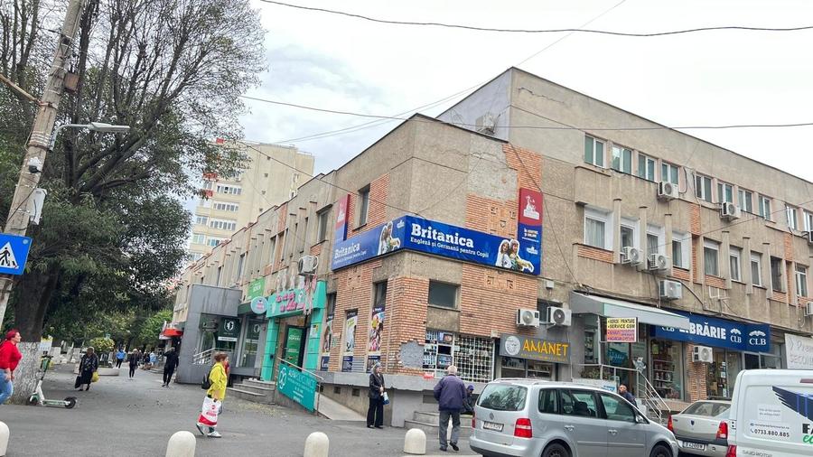 Vanzare spatiu stradal – 90 mp utili, chirias stabil, Piata Sudului - 1