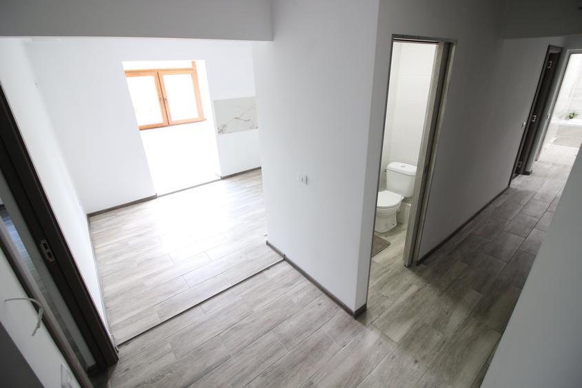 Apartament cu 3 camere decomandat în Țiglina 1