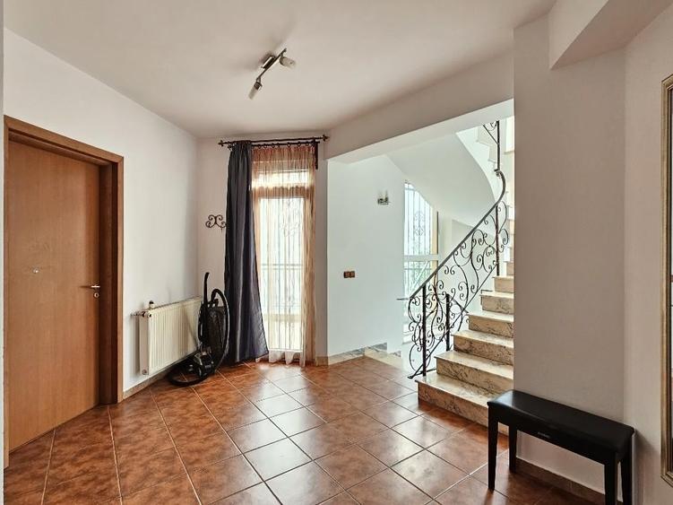 Vila in zona Bucurestii Noi - 275 mp | 6 camere | 4 bai | teren 450 mp - 13