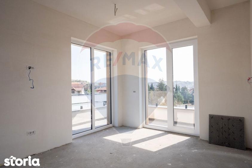 De vanzare casa 5 camere in zona Dealuri Oradea - 17