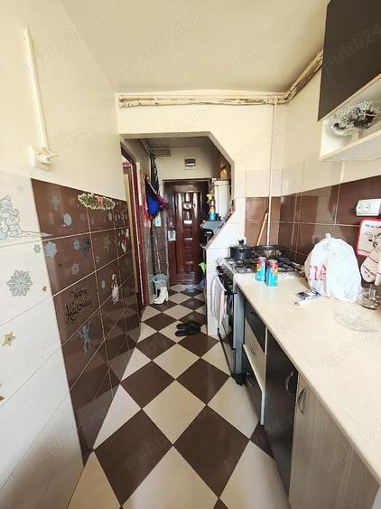 Vand apartament cu 2 camere in Hunedoara, zona Traian vuia, etaj 3. Pret 33000 - 2