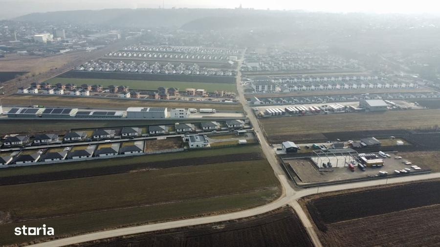 Teren 1.100 mp intravilan 2 deschideri, toate utilitatile, ideal casa - 1