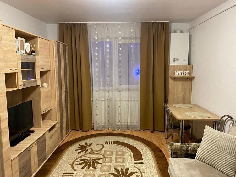 Inchiriez garsoniera 22mp - 1