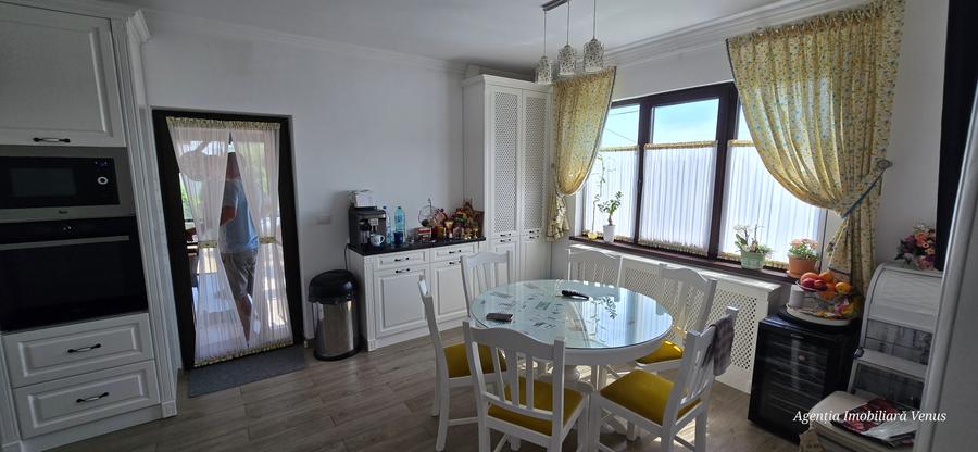 Casa noua cu etaj la Lebada - 7