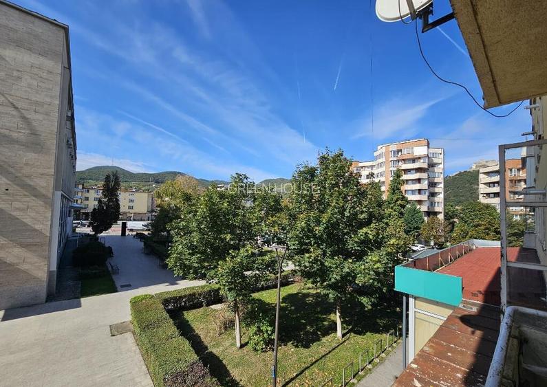 Apartament 2 camere ,etaj 1,zona Posta Veche-Clinica MedLife Apartament 2 camere ,etaj 1,zona Posta Veche-Clinica MedLife