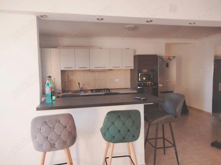 Proprietar , vand apartament decomandat ,3 camere - 7