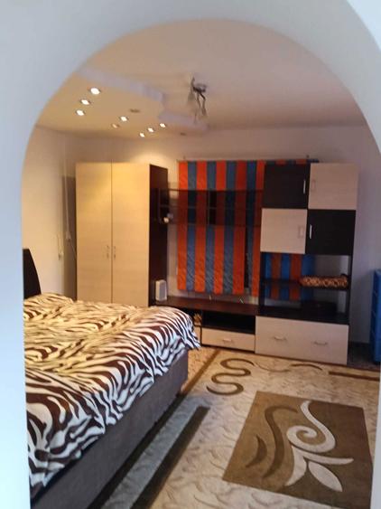 Inchiriez casa Titu - 2