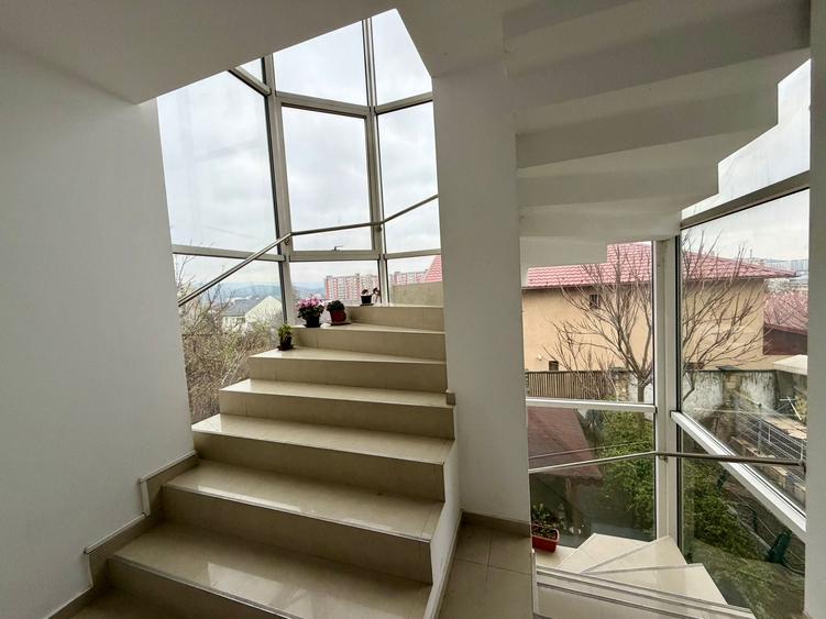 Apartament  cu 2 camere decomandat, cu 2 băi și dressing, etaj 1 - Tătărași - 1