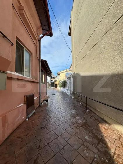 Casa cu Poten?ial de Transformare 13 Septembrie - 2