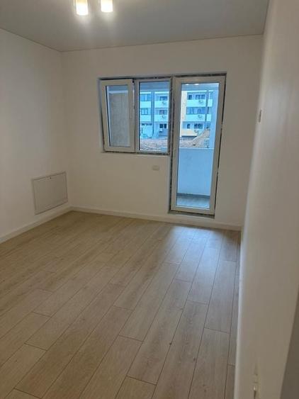 Gars cu gradina, ideal salon sau locuit! - 3