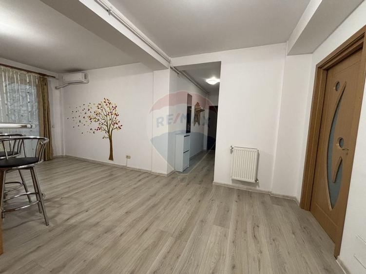 Apartament spatios de vânzare 2 camere EROILOR . VOLUNTARI A3 - 1