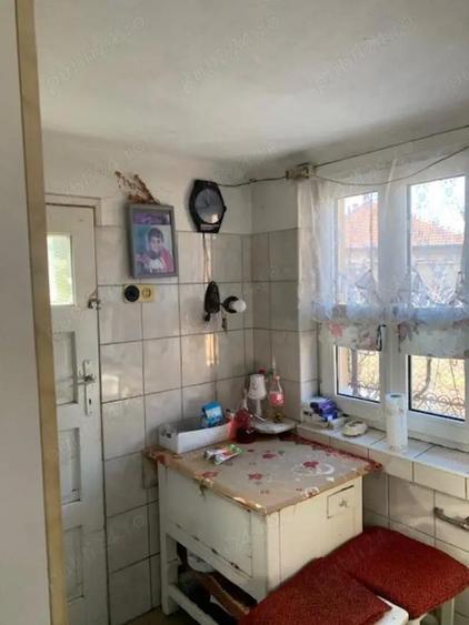 Vand casa si teren , str.Independentei , zona linistita - 6