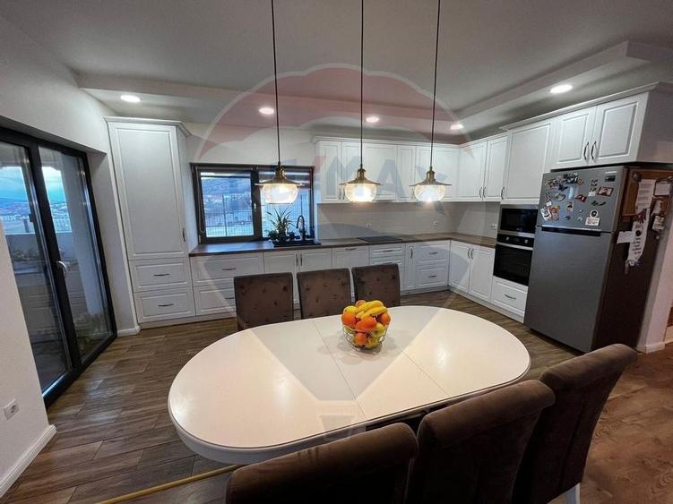 Casa individuala cu 4 dormitoare de vanzare str Planoarelor Dezmir - 5