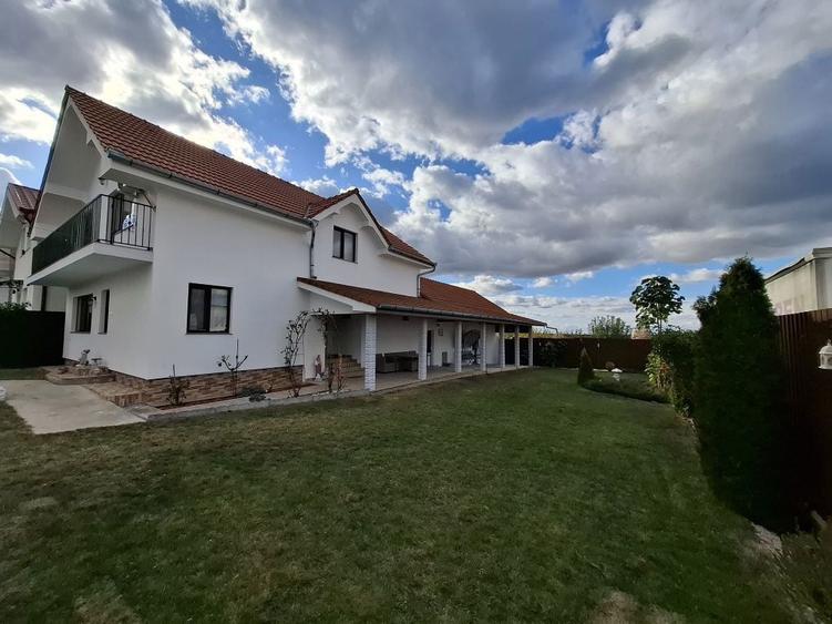 READY TO MOVE!!!Vila spatioasa complet mobilata la 2 km de Baile Felix - 8